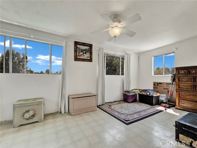 15920 Bahama Street, North Hills CA: https://media.crmls.org/medias/53714bfe-12ff-49f0-9730-dd972313e075.jpg