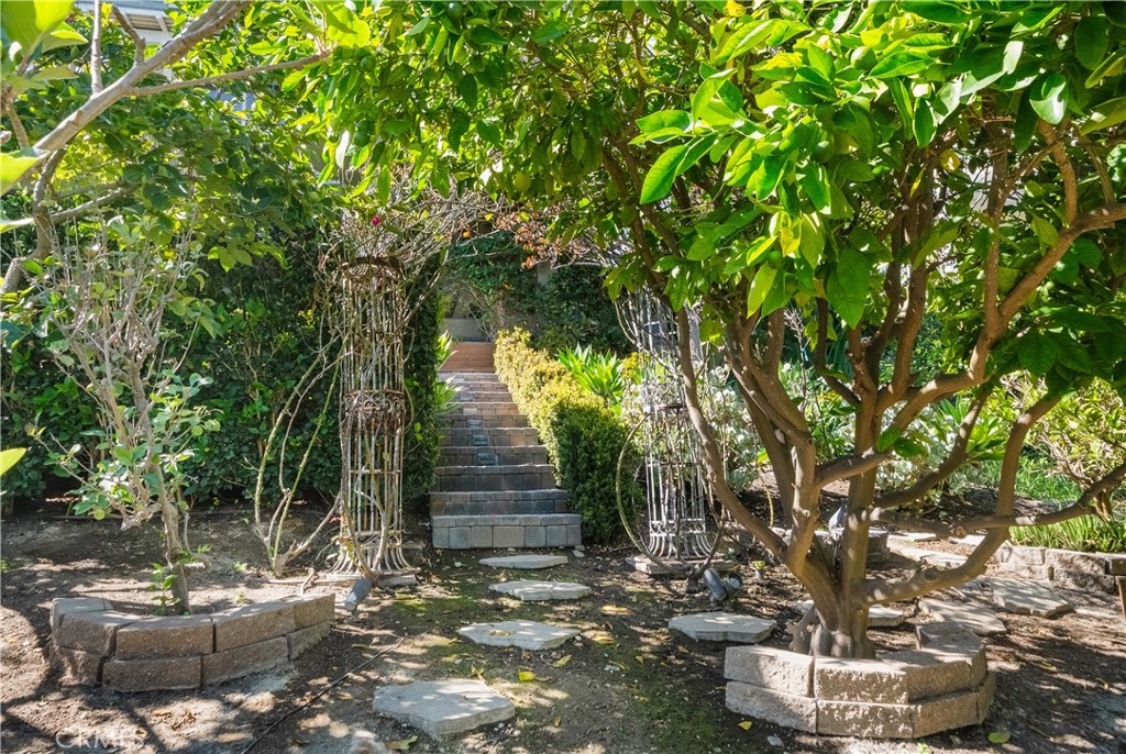 https://media.crmls.org/medias/5371739e-459c-4584-a04e-32c84d44479c.jpg?preset=X-Large