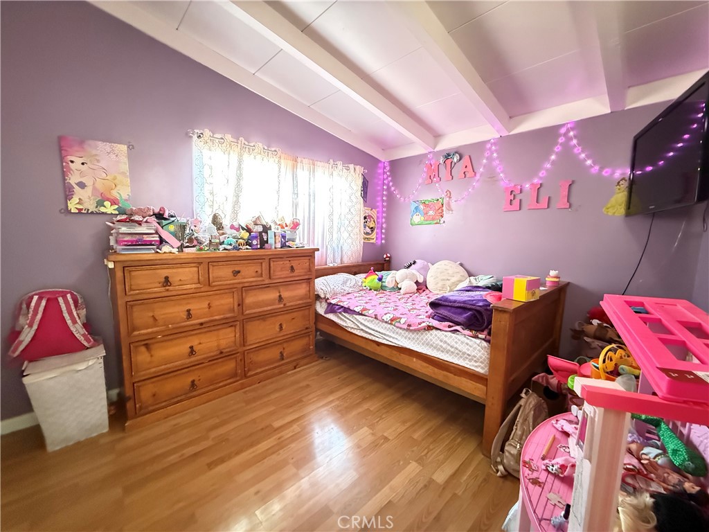 https://media.crmls.org/medias/5371aa4f-55e2-43a3-90d8-56480d7c2d9c.jpg?preset=X-Large