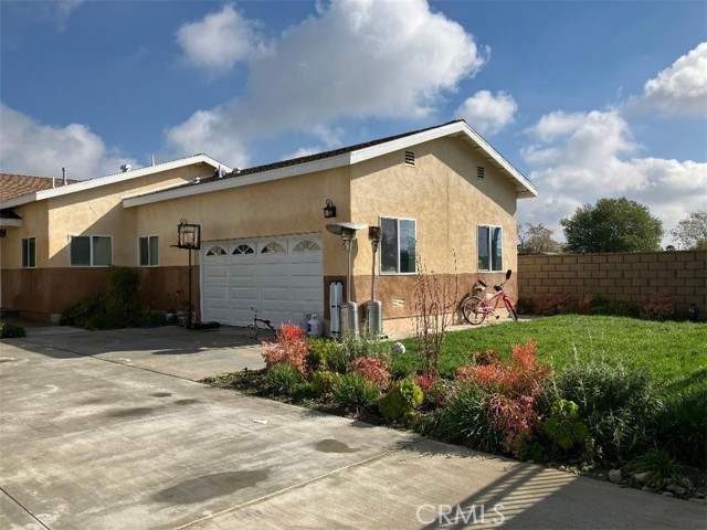 17548 Court Street, Fontana CA: https://media.crmls.org/medias/5371fa50-0923-4b1e-9351-115490b36505.jpg