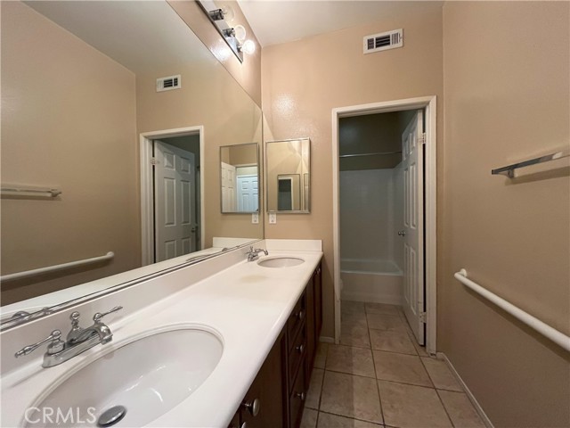 Detail Gallery Image 15 of 21 For 12758 Royal Palm Ln, Riverside,  CA 92503 - 4 Beds | 2 Baths