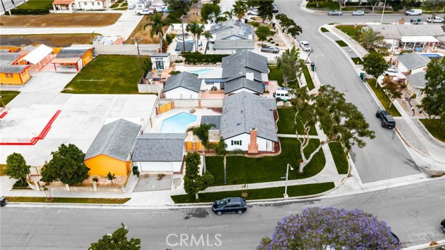1905 Davis Street, Corona CA: https://media.crmls.org/medias/53736e16-9e40-4b68-91d4-5bc295b08c42.jpg