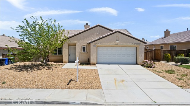 Detail Gallery Image 2 of 35 For 13845 Ashmont St, Victorville,  CA 92392 - 3 Beds | 2 Baths