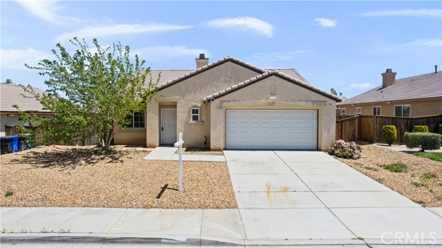 Detail Gallery Image 2 of 35 For 13845 Ashmont St, Victorville,  CA 92392 - 3 Beds | 2 Baths