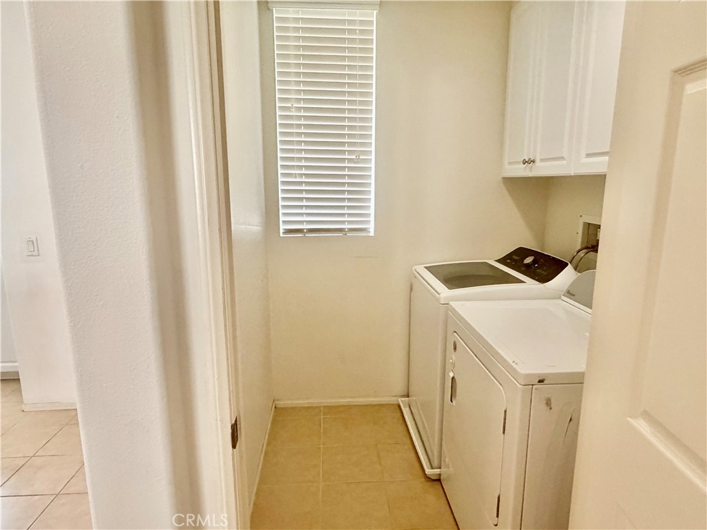 https://media.crmls.org/medias/53742531-21a2-418f-bd09-f9f857367b44.jpg?preset=X-Large
