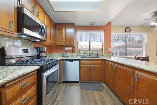 Detail Gallery Image 10 of 41 For 3627 Orchid Dr, Highland,  CA 92346 - 4 Beds | 3 Baths