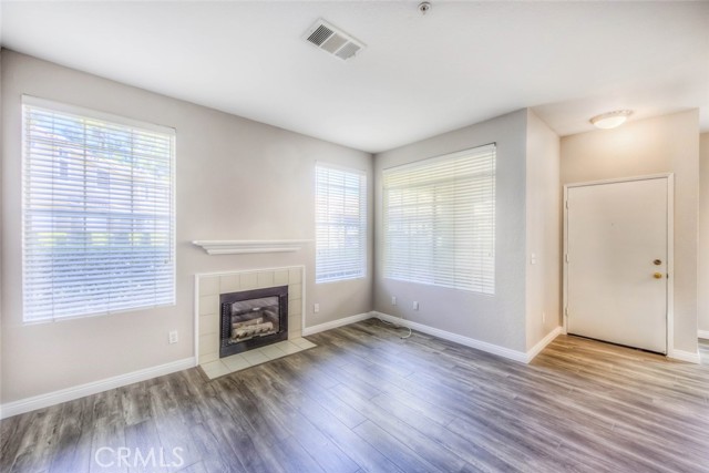 Detail Gallery Image 5 of 32 For 120 Gallery Way, Tustin,  CA 92782 - 3 Beds | 2/1 Baths