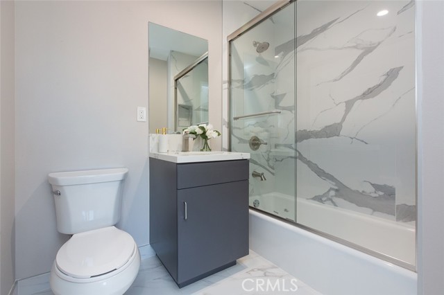 Detail Gallery Image 11 of 33 For 3682 Harriman Ave #2,  El Sereno,  CA 90032 - 3 Beds | 3/1 Baths