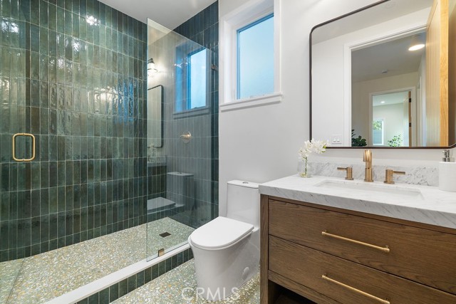 Detail Gallery Image 14 of 31 For 4831 Sancola, Toluca Lake,  CA 91601 - 4 Beds | 4 Baths