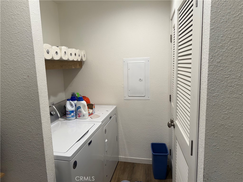 https://media.crmls.org/medias/5375cc3d-e63f-4e17-8d2f-ff26df98a2eb.jpg?preset=X-Large