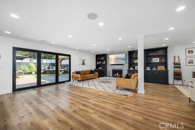 Image 21 of 75 For 3116 Armourdale Avenue