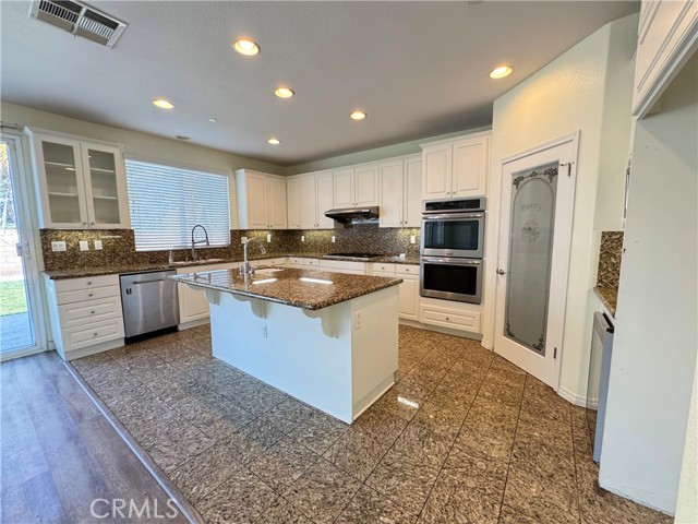 Detail Gallery Image 9 of 24 For 9579 Estrella Hills St, Riverside,  CA 92508 - 5 Beds | 4/1 Baths