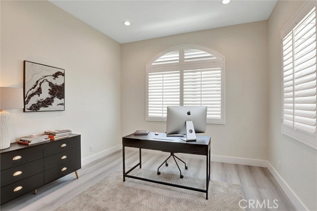 Detail Gallery Image 16 of 59 For 19002 Delaware St, Huntington Beach,  CA 92648 - 6 Beds | 5/1 Baths