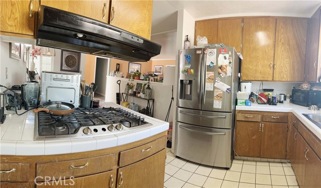 Detail Gallery Image 8 of 23 For 1387 Cherry Ave, Simi Valley,  CA 93065 - 4 Beds | 2 Baths