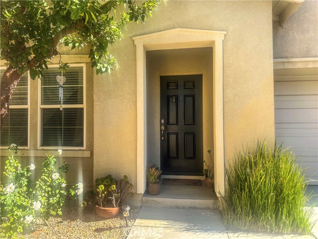 Detail Gallery Image 2 of 38 For 1332 E Rover Ln #E,  Beaumont,  CA 92223 - 4 Beds | 2/1 Baths
