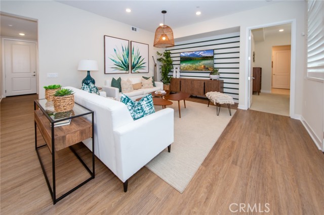 Detail Gallery Image 2 of 21 For 27466 Mercantile Court #101,  Valencia,  CA 91381 - 2 Beds | 2 Baths
