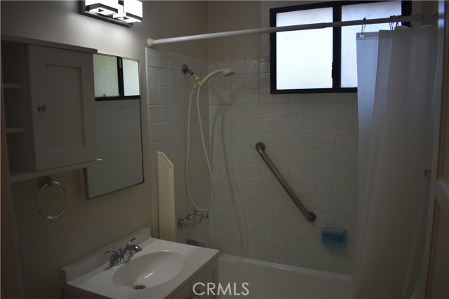 Detail Gallery Image 6 of 16 For 673 N Rosemary Ln, Burbank,  CA 91505 - 2 Beds | 1 Baths