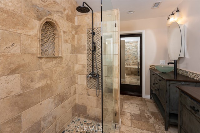 Detail Gallery Image 10 of 27 For 4500 Circle Lazy J Rd, Riverside,  CA 92501 - 3 Beds | 2 Baths