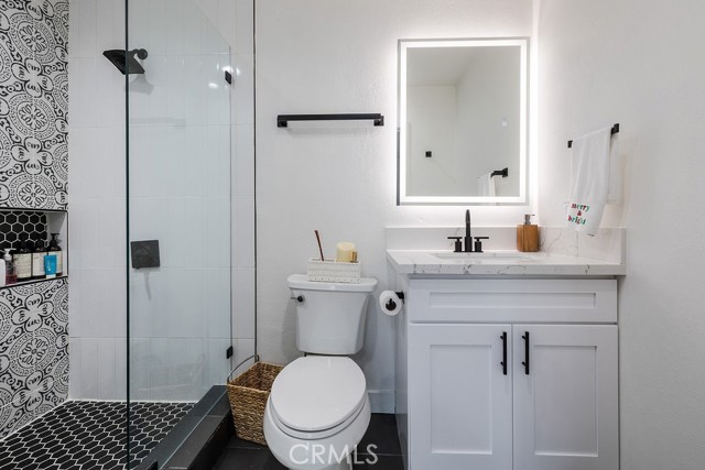 Detail Gallery Image 13 of 75 For 236 Camellia Ln, Costa Mesa,  CA 92627 - 5 Beds | 3 Baths