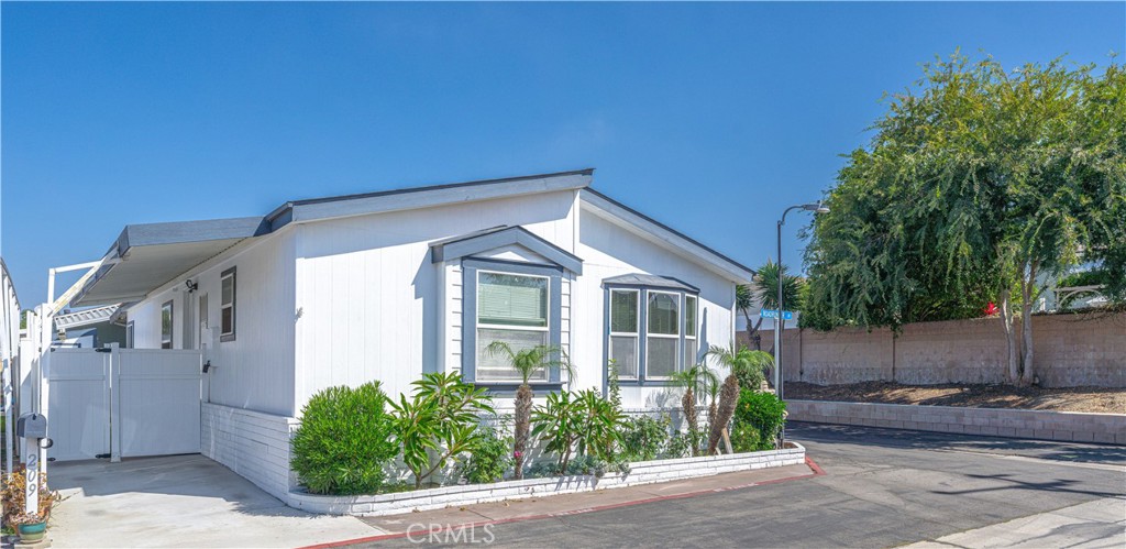 MLS #OC25219351 image #4