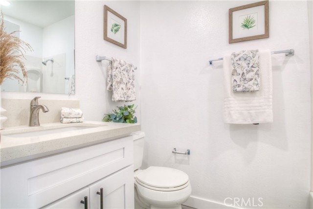 Detail Gallery Image 8 of 15 For 600 W 3rd St #C202,  Santa Ana,  CA 92701 - 2 Beds | 1 Baths