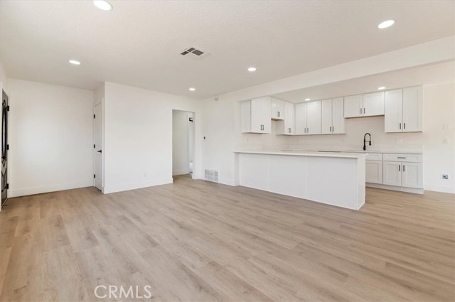 Detail Gallery Image 5 of 36 For 9567 51st St, Jurupa Valley,  CA 92509 - 6 Beds | 4 Baths