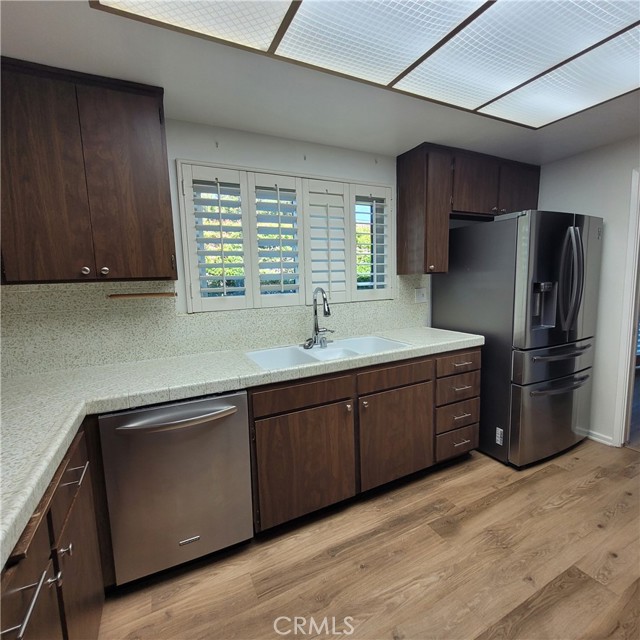 Detail Gallery Image 22 of 34 For 303 S Kenneth Rd, Burbank,  CA 91501 - 3 Beds | 2 Baths