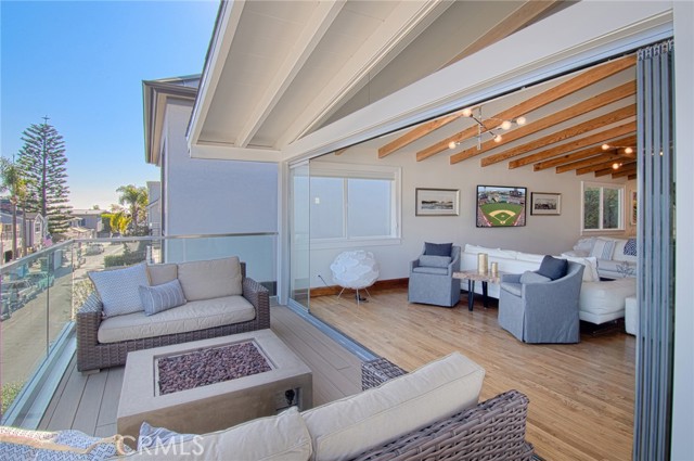 Detail Gallery Image 3 of 23 For 308 Poppy Ave, Corona Del Mar,  CA 92625 - 4 Beds | 3 Baths