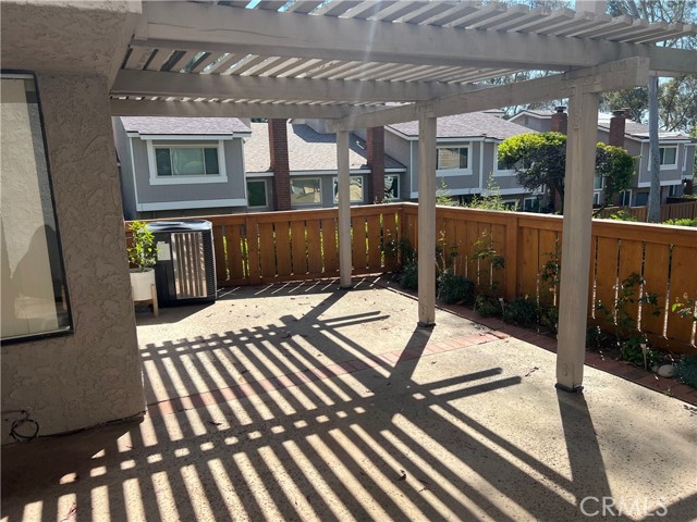 Detail Gallery Image 5 of 43 For 6516 E Camino Vista #1,  Anaheim Hills,  CA 92807 - 3 Beds | 2 Baths