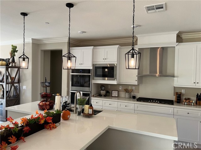 Detail Gallery Image 3 of 13 For 45766 Altree Ct, Temecula,  CA 92592 - 5 Beds | 3 Baths