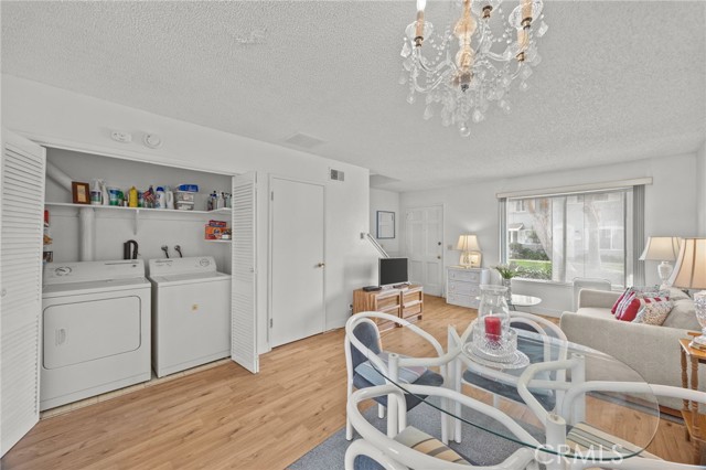 Detail Gallery Image 8 of 43 For 19796 Inverness Lane, Huntington Beach,  CA 92646 - 2 Beds | 2 Baths