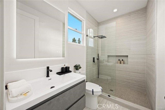 Detail Gallery Image 21 of 26 For 3815 Sycamore St, Pasadena,  CA 91107 - 5 Beds | 5/1 Baths