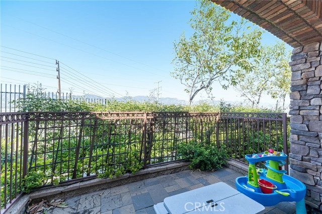 Detail Gallery Image 9 of 26 For 15617 Odyssey Dr #32,  Granada Hills,  CA 91344 - 2 Beds | 2 Baths
