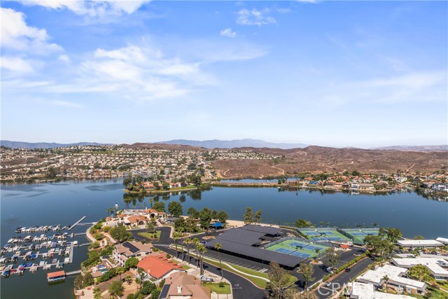 22941 Gold Rush Place, Canyon Lake CA: https://media.crmls.org/medias/537ff16d-8c32-437e-9e29-a3c3a1a2ab7f.jpg