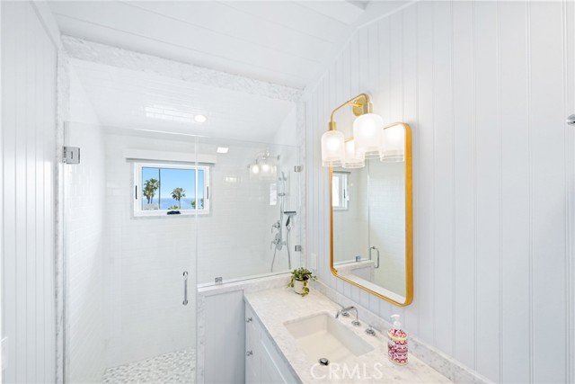360 Cliff, Laguna Beach CA: https://media.crmls.org/medias/53802e2b-9dc5-451b-a49a-f793a7e81216.jpg
