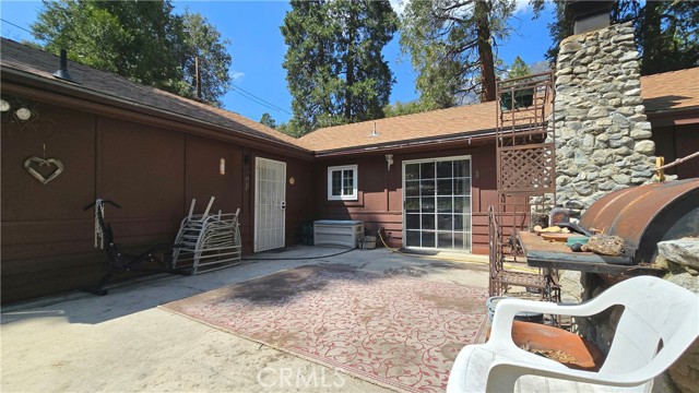 Detail Gallery Image 19 of 29 For 40211 Valley of the Falls Dr, Forest Falls,  CA 92339 - 3 Beds | 3 Baths