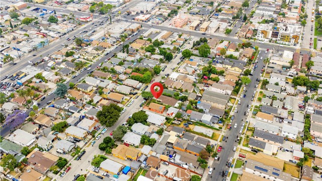 157 E 70th Street, Los Angeles CA: https://media.crmls.org/medias/5381113c-bb13-419f-84da-50de3313573e.jpg