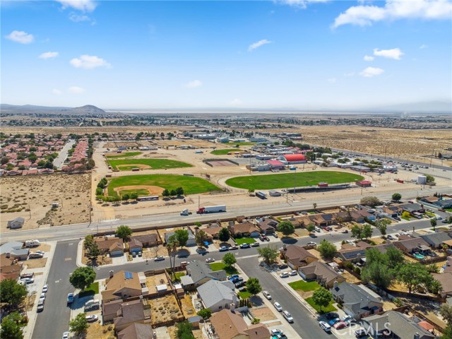 3112 Echo Drive, Rosamond CA: https://media.crmls.org/medias/53818142-5dc0-47dd-9ae4-d102d3b73758.jpg