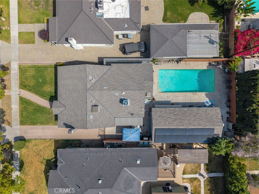 https://media.crmls.org/medias/538186e7-909d-4b9f-b696-8eadc5a4d449.jpg?preset=X-Large