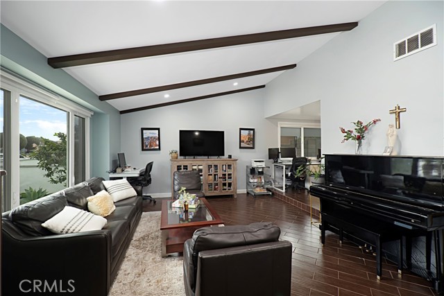 Detail Gallery Image 5 of 33 For 20661 Reef Ln, Huntington Beach,  CA 92646 - 4 Beds | 2 Baths