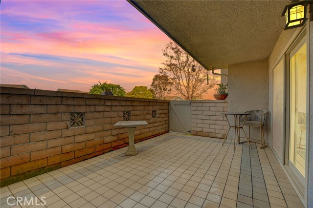 Detail Gallery Image 3 of 43 For 8866 Tulare Dr 301c,  Huntington Beach,  CA 92646 - 3 Beds | 2 Baths