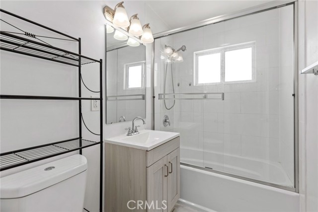 Image 18 of 25 For 4169 Myrtle Avenue