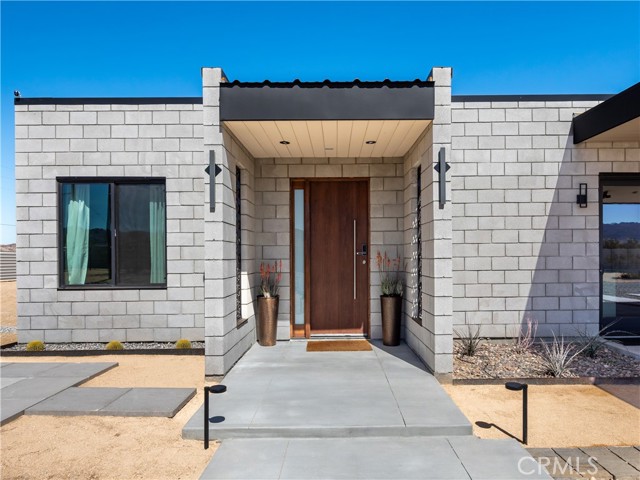 Detail Gallery Image 3 of 39 For 64754 E Broadway, Joshua Tree,  CA 92252 - 3 Beds | 2 Baths