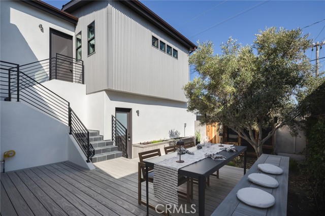 Detail Gallery Image 18 of 57 For 2212 Cliff Dr, Newport Beach,  CA 92663 - 5 Beds | 5/1 Baths