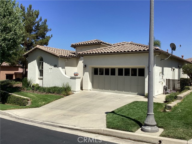 Detail Gallery Image 2 of 18 For 24306 Whitetail Dr, Corona,  CA 92883 - 2 Beds | 2 Baths