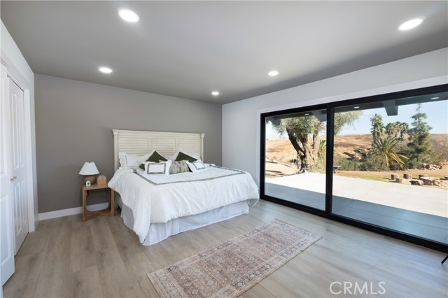 Detail Gallery Image 6 of 15 For 17221 Ranchero Rd, Riverside,  CA 92504 - 5 Beds | 2 Baths