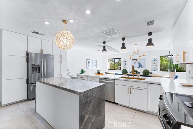 1045 E Deepak Road, Palm Springs CA: https://media.crmls.org/medias/538410cc-11ae-4494-ae30-3bf8094387b9.jpg