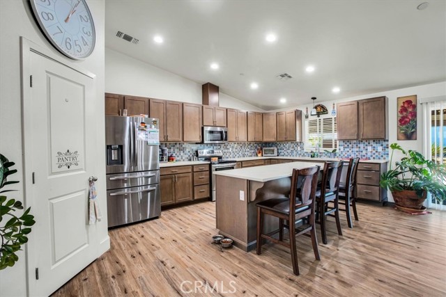 Detail Gallery Image 3 of 37 For 58385 Delano, Yucca Valley,  CA 92284 - 4 Beds | 2 Baths