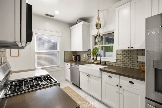 Detail Gallery Image 11 of 42 For 236 W 1st St, San Dimas,  CA 91773 - 3 Beds | 2 Baths