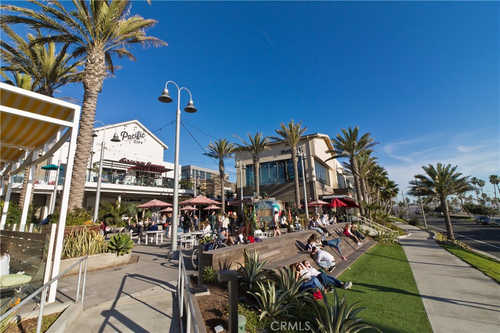 MLS #OC25120849 img 4